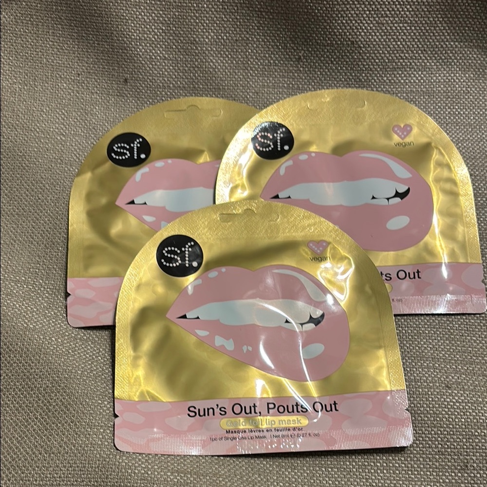 SFGlow Sun’s Out, Pouts Out Gold Foil Lip Masks